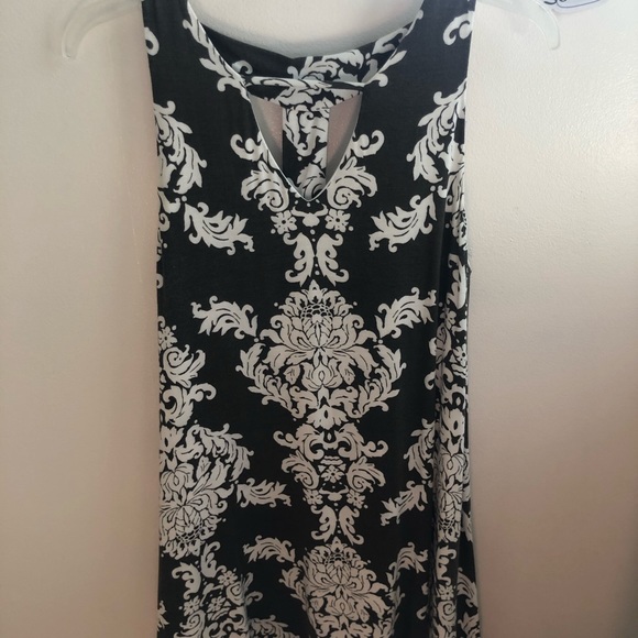 Day dress - Picture 1 of 7